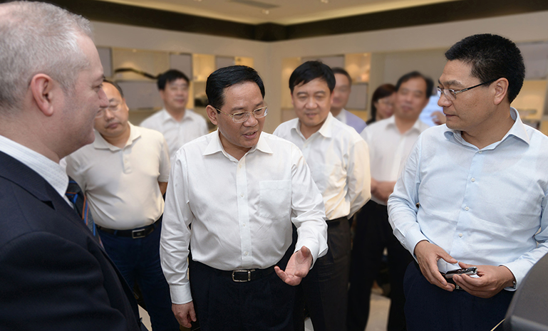 20130607 浙江省长李强视察m6米乐
集团(20221025) 官网使用.jpg
