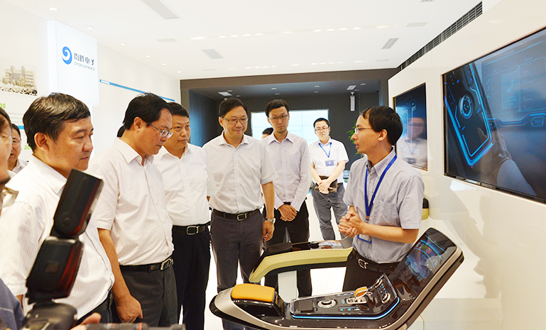 1671075657122201C9A8.jpg 代省长车俊观摩m6米乐手机平台
最新中控台概念产品。 官网使用.jpg