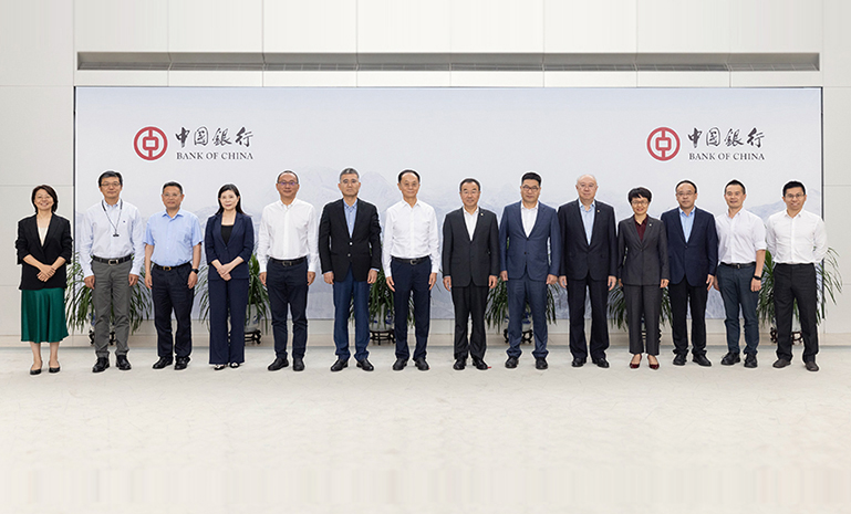 1692088002113849D110.jpg m6米乐
集团董事长王剑峰(右边第六位) 官网使用.jpg